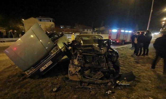 Afyonkarahisar’daki zincirleme trafik kazasında 5 kişi yaralandı