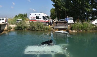 Adana’da sulama kanalında hafif ticari araç bulundu