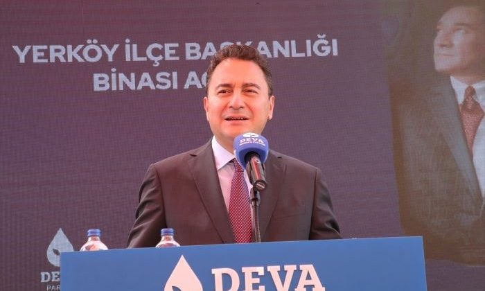 Babacan; her alanda sorunlar gittikçe büyüyor