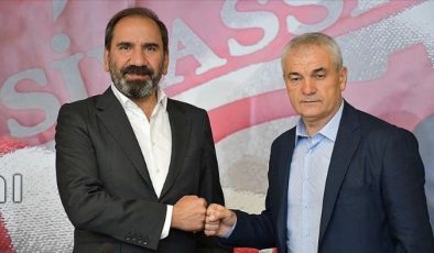 Sivasspor, Rıza Çalımbay ile 1 yıllık sözleşme imzaladı