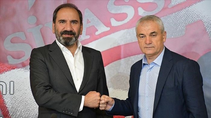 Sivasspor, Rıza Çalımbay ile 1 yıllık sözleşme imzaladı