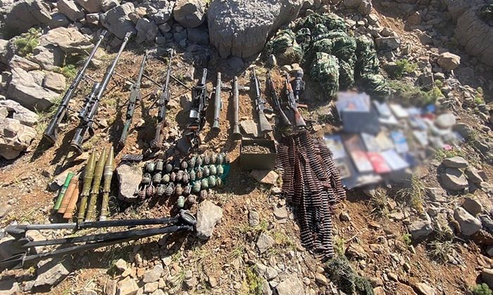 3 PKK’lı mağarada ölü ele geçirildi