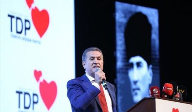 Mustafa Sarıgül, TDP İstanbul 1. Olağan Kongresi’ne katıldı