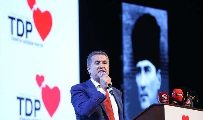 Mustafa Sarıgül, TDP İstanbul 1. Olağan Kongresi’ne katıldı