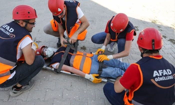 İzmir depremi sonrası AFAD gönüllüsü 26 bini aştı