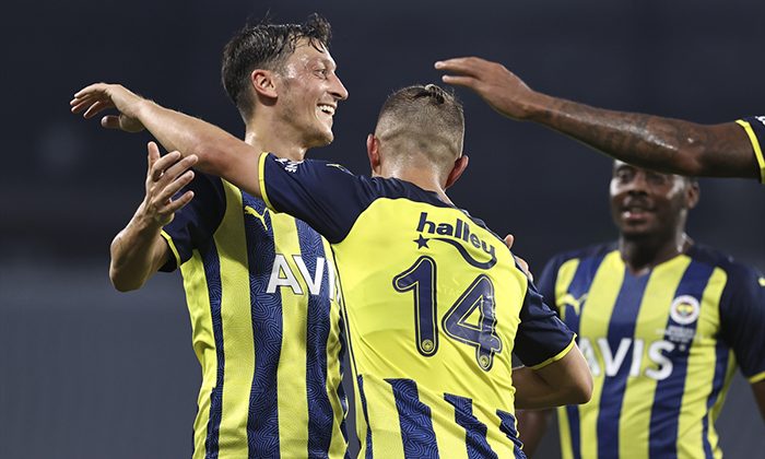 Fenerbahçe hazırlık maçında Dinamo Kiev ile berabere kaldı: 1-1