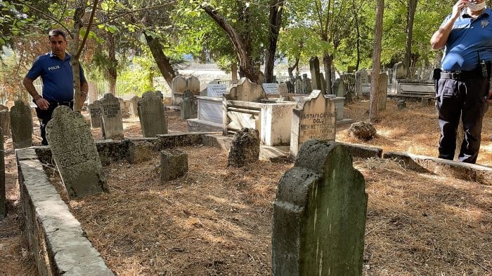 Adıyaman’da toprağa yarı gömülü bebek bulundu