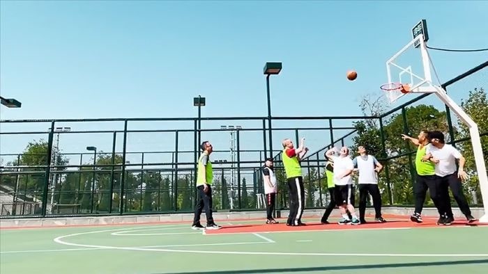 Erdoğan, Oynadığı basketbol maçından video paylaştı