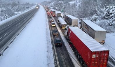 Anadolu Otoyolu’nun Bolu kesiminde zincirleme trafik kazası