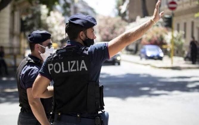 İtalya’da cezaevinde mahkumlara işkence yapan 23 polis açığa alındı